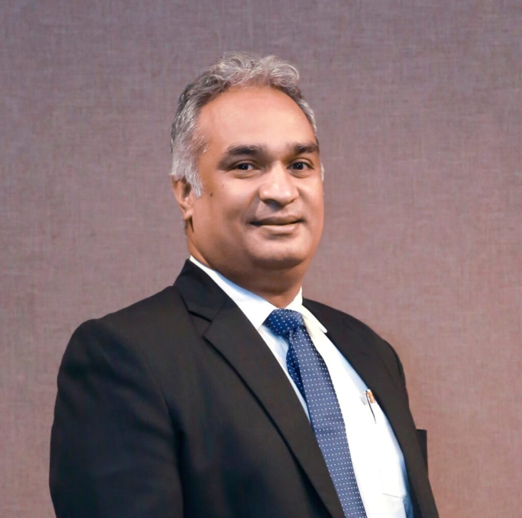 சமூக ஊடகங்களின் யுகத்தில் பெற்றோர்கள் எதிர்கொள்ளும் சவால்கள்