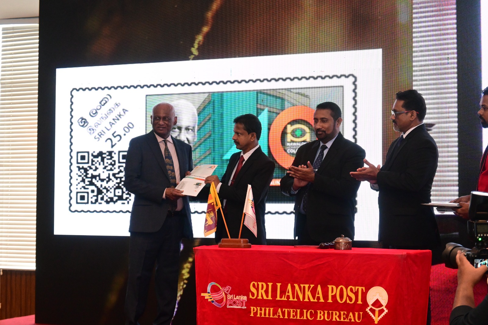நவலோக்க மருத்துவமனையின் 40வது ஆண்டு விழாவை ஒட்டி மருத்துவமனைத் தொகுதியின் புதிய வர்த்தக இலச்சினை வெளியிடப்பட்டது