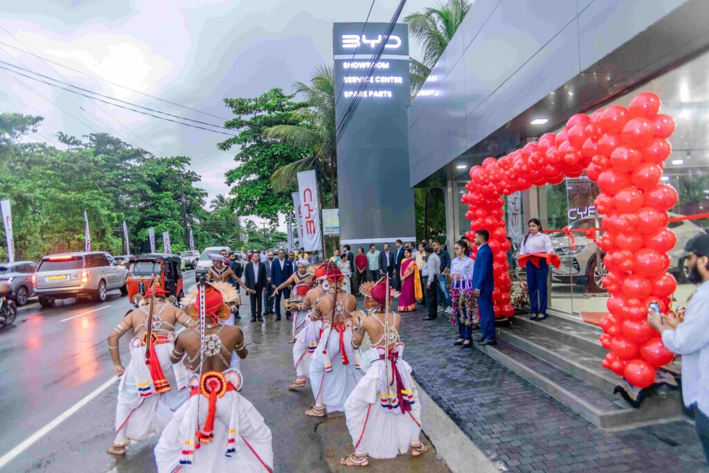 3S வசதிகளுடன் கூடிய BYD-இன் ஏழாவது காட்சியறை இரத்தினபுரியில் திறந்து வைப்பு