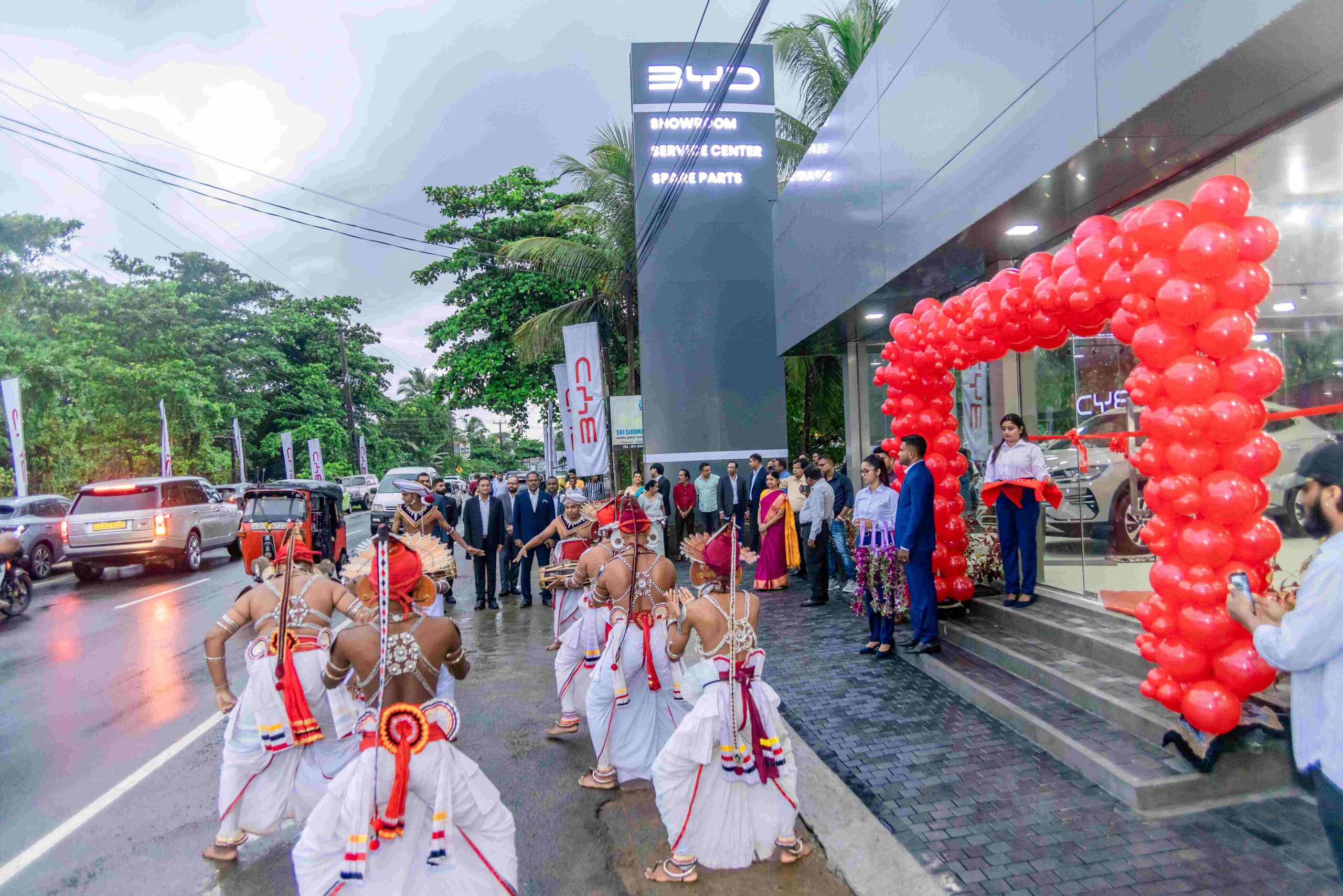 3S வசதிகளுடன் கூடிய BYD-இன் ஏழாவது காட்சியறை இரத்தினபுரியில் திறந்து வைப்பு
