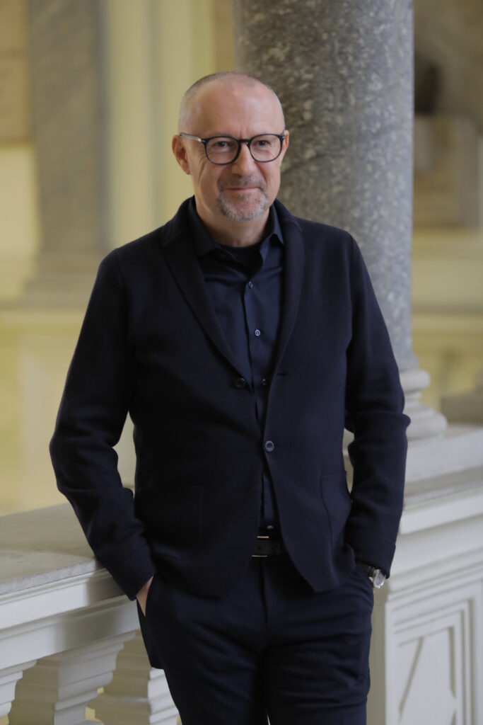 இலங்கையில் முதலீடுகளைத் தக்கவைக்க நிலையான கொள்கை அவசியம் என்கிறது ‘ஓனிவர்ஸ்’ குழுமம்