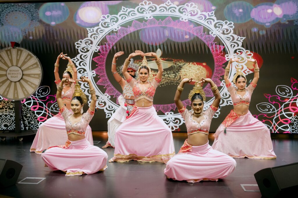 සම්ප්‍රදාය සහ නවීනත්වය එක්තැන් කළ City of Dreams අවුරුදු සැමරුම