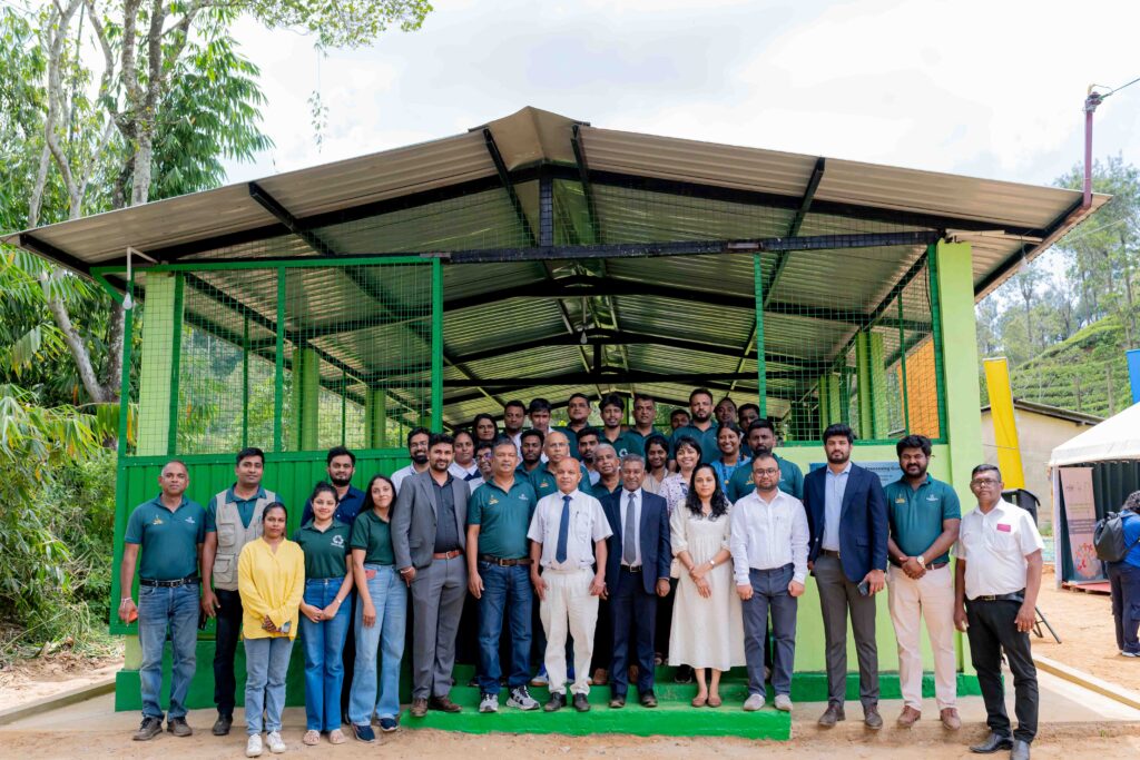 කොකා-කෝලා පදනම සහ හේලීස් වැවිලි සමාගම එක්ව ශ්‍රී ලංකාවේ වැවිලි ක්ෂේත්‍රයේ පළමු පුනර්ජනනීය ප්‍රතිචක්‍රීයකරණ මධ්‍යස්ථානය විවෘත කරයි