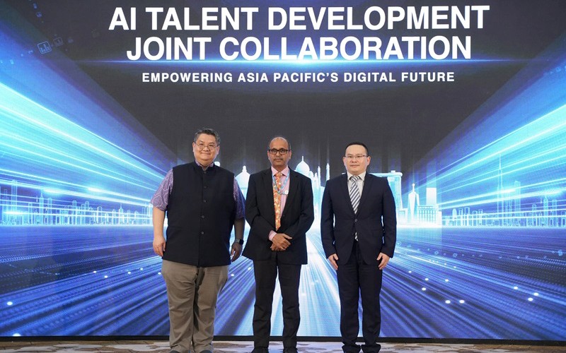 Winners of 10th Huawei ICT Competition APAC Crowned at ASEAN Headquarters