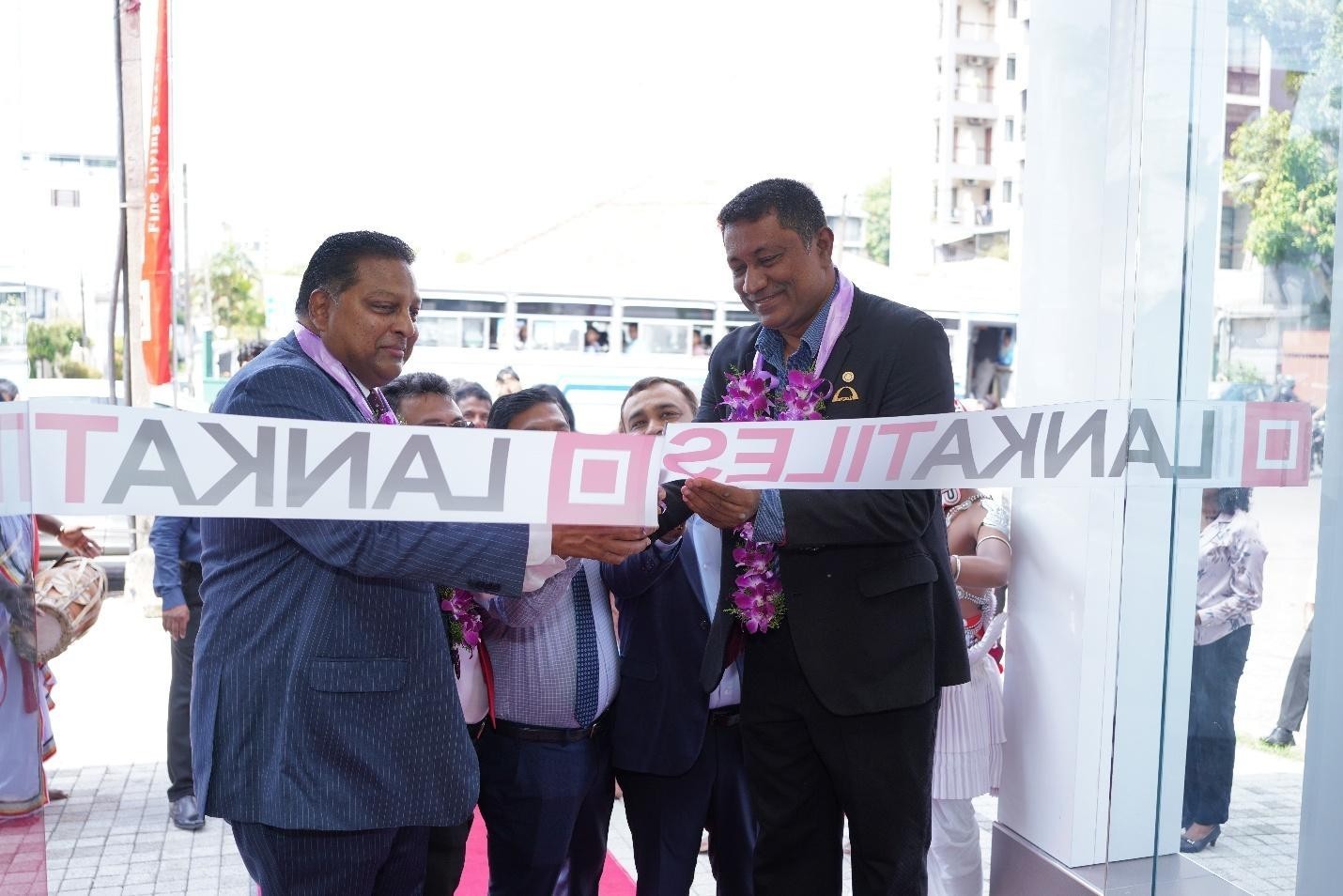ලංකා ටයිල්ස් නව ප්‍රදර්ශනාගාරය බොරැල්ලේදී විවෘත කරයි
