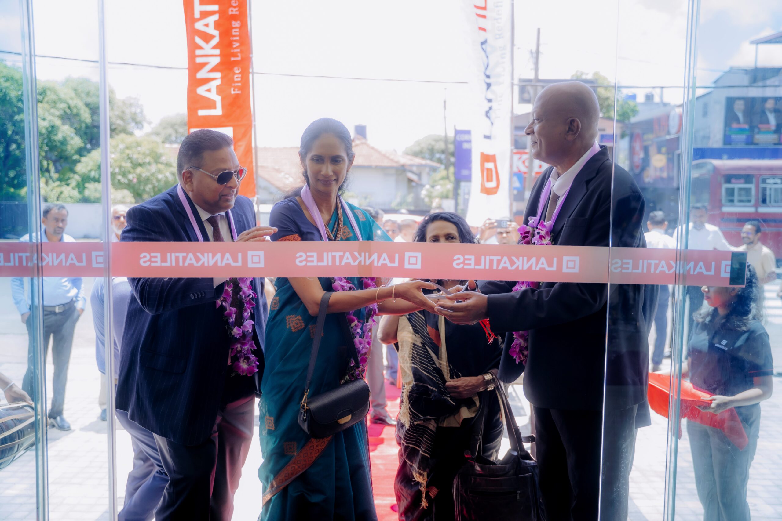 Mount Lavinia வில் 61ஆவது காட்சியகத்தைத் திறந்து தனது வடிவமைப்பு தடத்தை மேலும் விரிவுபடுத்தும் LANKATILES
